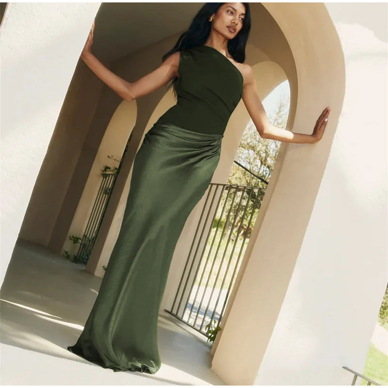 Robe élégante d'été col incliné