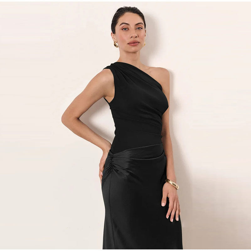 Robe élégante d'été col incliné