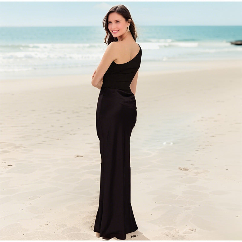 Robe élégante d'été col incliné