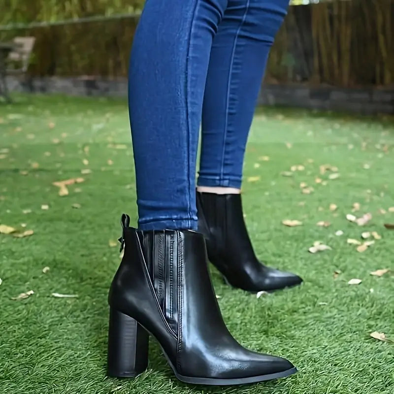 Bottine talon carré bout pointu pour femme