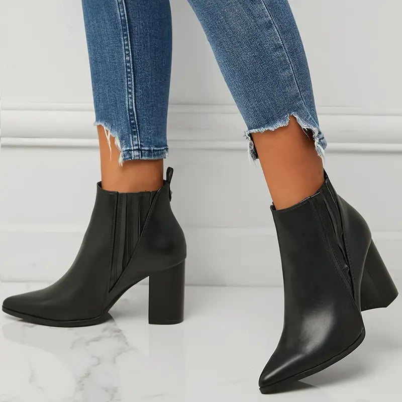 Bottine talon carré bout pointu pour femme