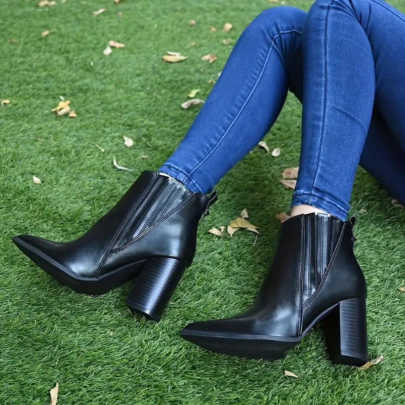 Bottine talon carré bout pointu pour femme