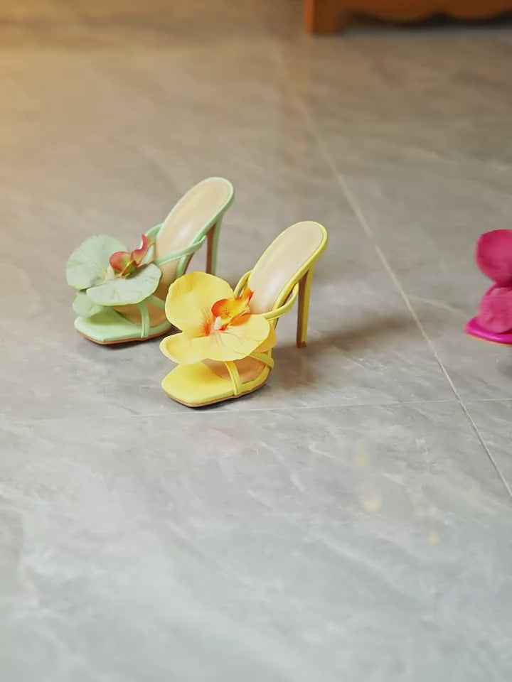 Sandales hautes à bouton de fleurs femme