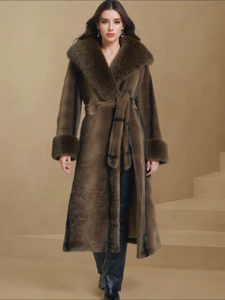 Manteau de fourrure brun femme